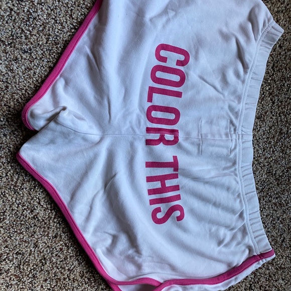 White shorts - Picture 2 of 3